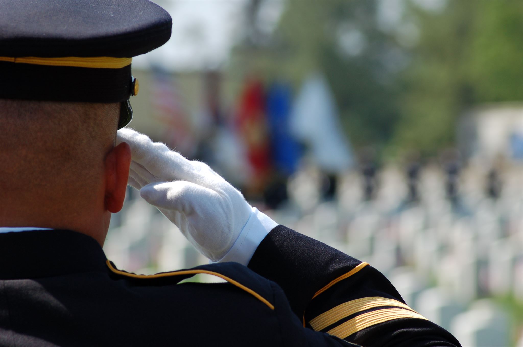 Person-in-military-uniform-saluting
