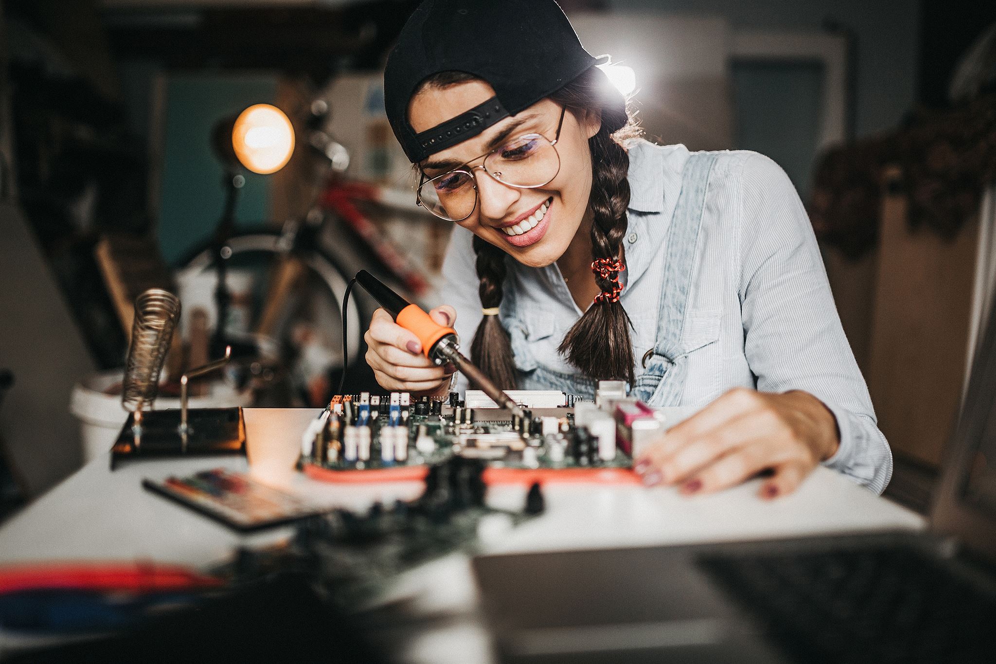 Woman-working-on-project